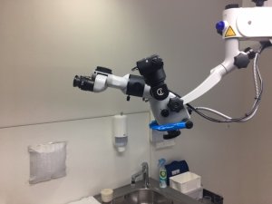 Predĺženie binokulára na stomatologický mikroskop