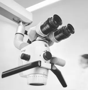 Stomatologický mikroskop Carl Zeiss EXTARO 300